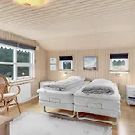 2 Bedroom Awesome In בית נופש *