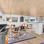 2 Bedroom Awesome In בית נופש *