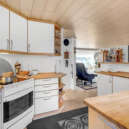 2 Bedroom Awesome In *