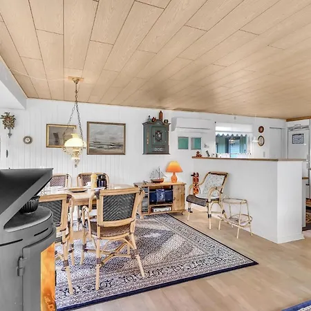 2 Bedroom Awesome In 펜션 *