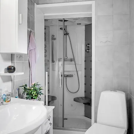 2 Bedroom Awesome In *