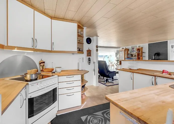 2 Bedroom Awesome In *