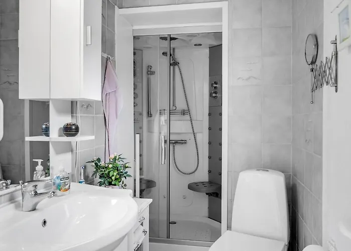 2 Bedroom Awesome In *